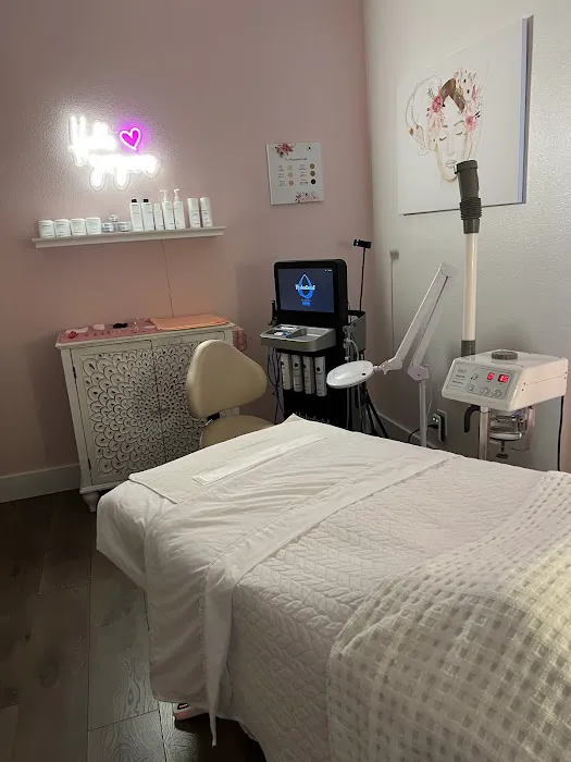 Glo Girl Studio Picture 7