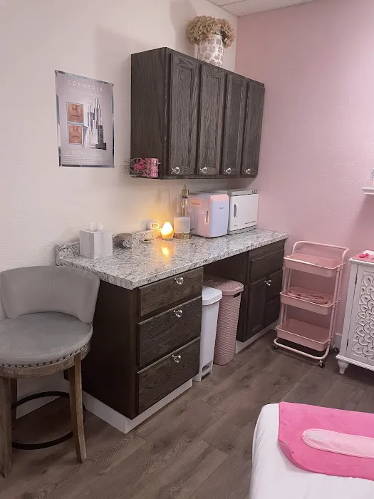 Glo Girl Studio Picture 6