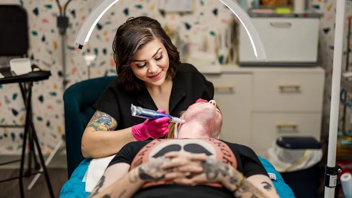 GIRLMAKESFACE LLC Picture 5