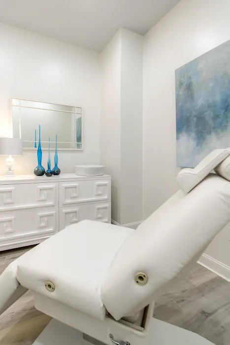 Etre Cosmetic Dermatology & Laser Center Picture 6