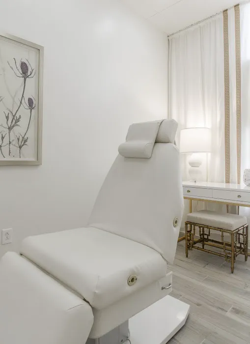 Etre Cosmetic Dermatology & Laser Center Picture 3