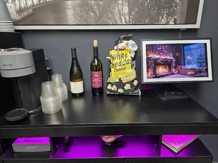 Amie Hawks Aesthetics Picture 4