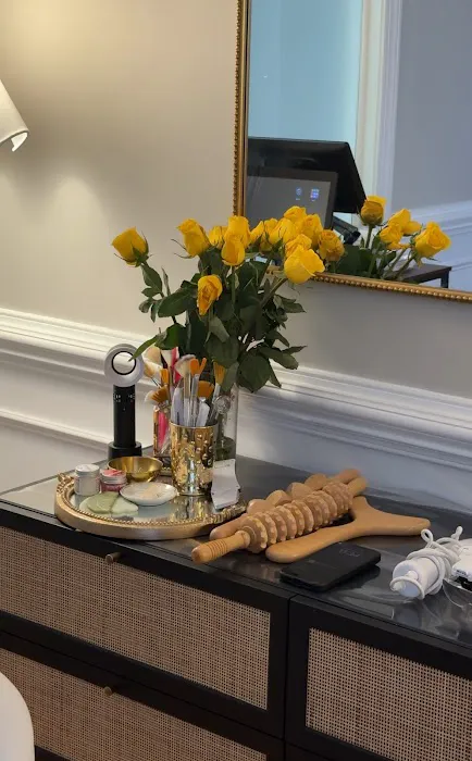 Level Up Skincare and Acne Center Picture 1