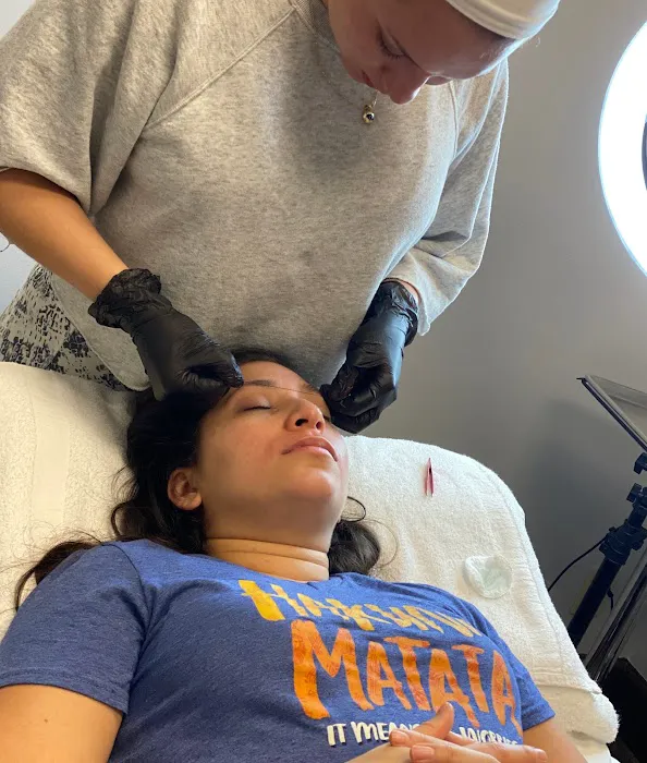 Lueur Studio Skin and Beauty Picture 5