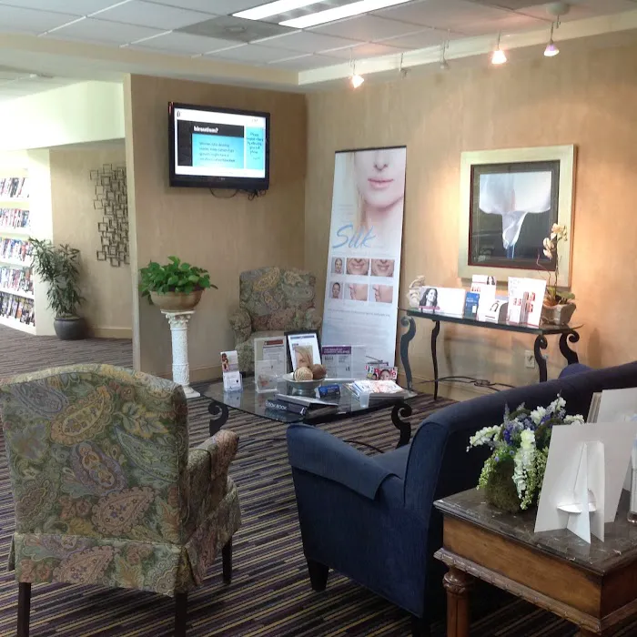 Skin & Cosmetic Solutions Picture 7