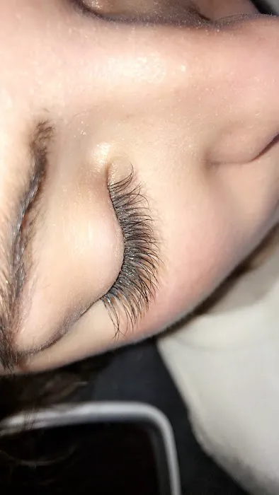 MacKenzie’s Lashes & Esthetics Picture 2