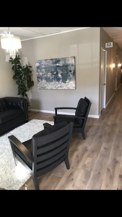 MacKenzie’s Lashes & Esthetics Picture 9