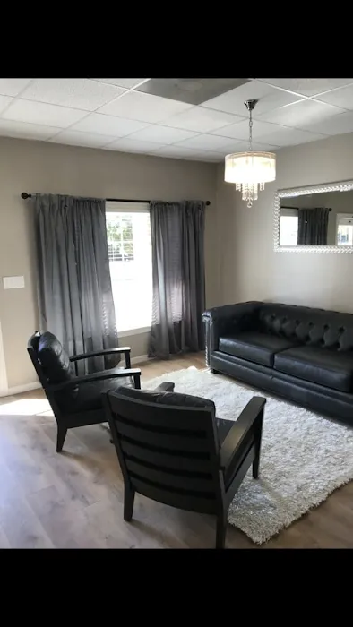 MacKenzie’s Lashes & Esthetics Picture 10