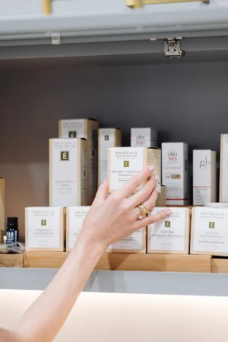 dapper skin studio Picture 1