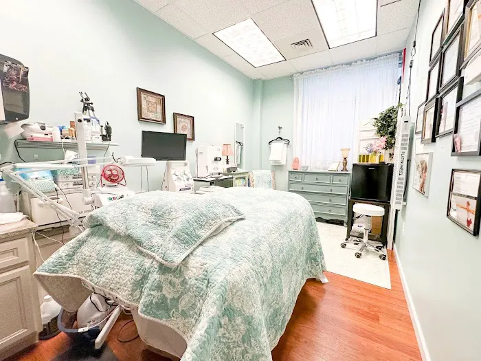 Skinplicity Therapeutic Skincare Picture 6