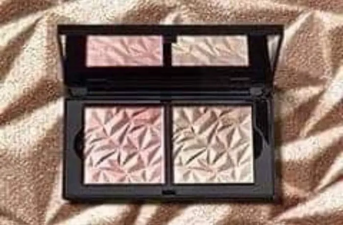 Amazing Flawless Beauties by Donna Lynn Picture 2