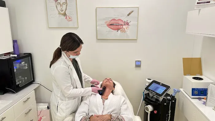 Skin Tightening & Hyperpigmentation Treatment Picture 1