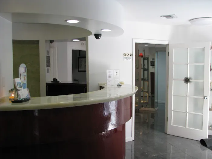 IN SKIN Inc Picture 1