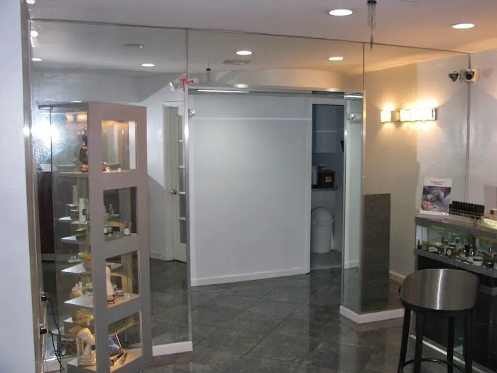 IN SKIN Inc Picture 4