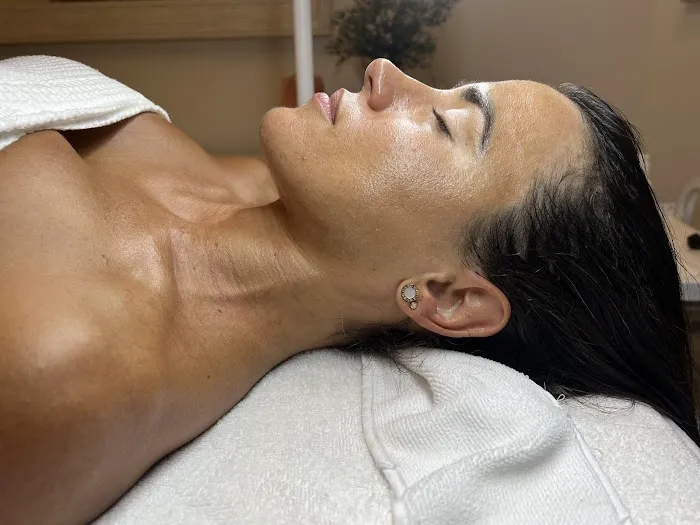 Ashley Lauren Skincare Picture 9