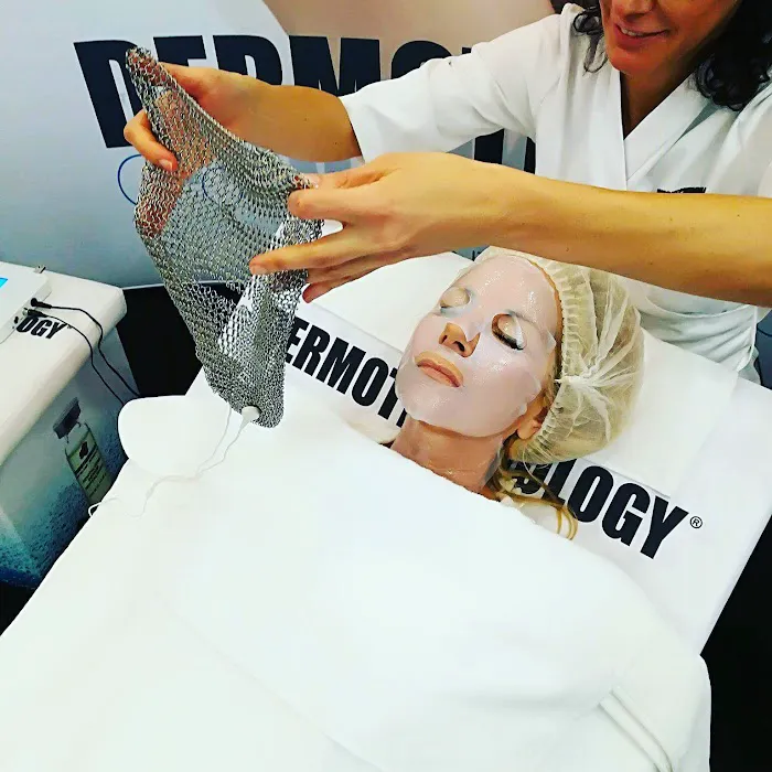 DERMOTECHNOLOGY Connect Your Skin Picture 8