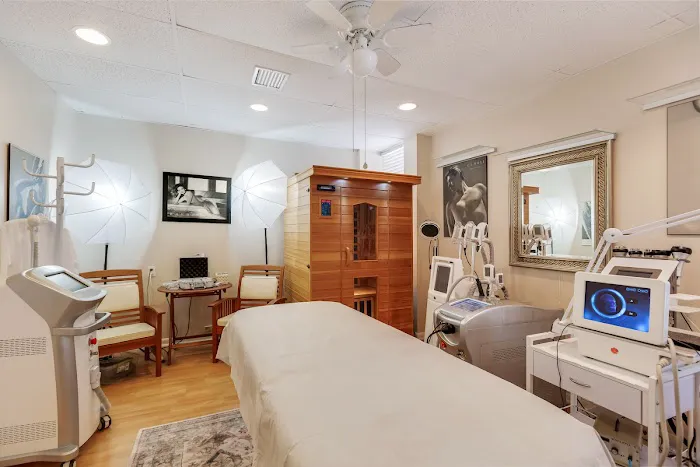 Hormonal Skin Studio Picture 3