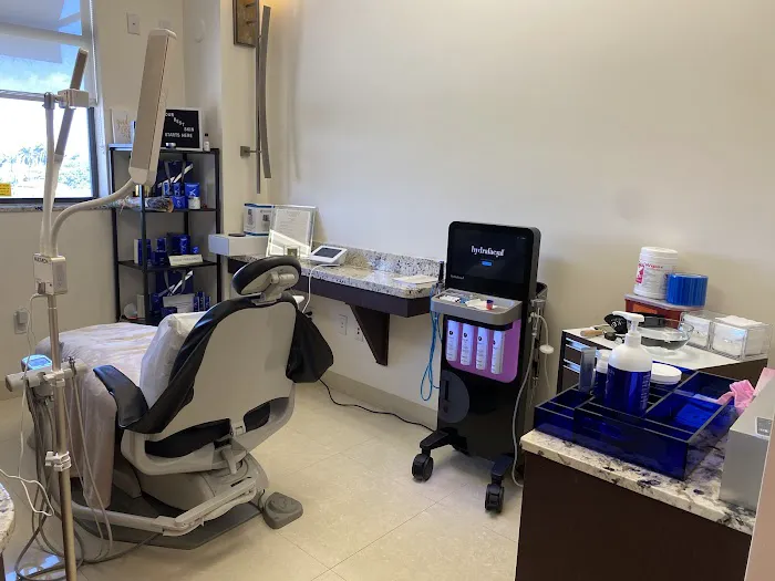 Naked Aesthetics Picture 3