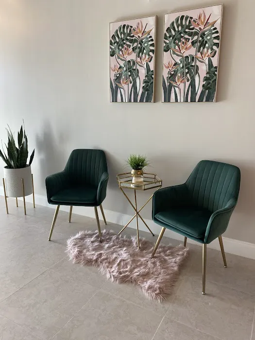 Skin Lounge Picture 3