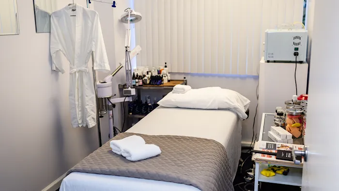 Dermal Health Center Picture 9