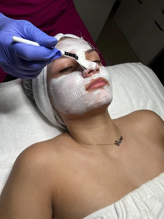 Skin Plus by GD Picture 4