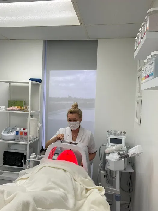 Elena Vale Pro | Facial Spa Picture 3