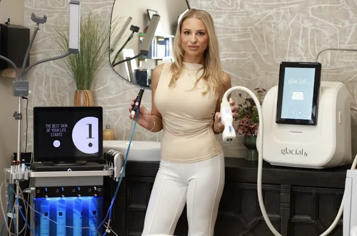 Carli Angela Aesthetics Picture 9