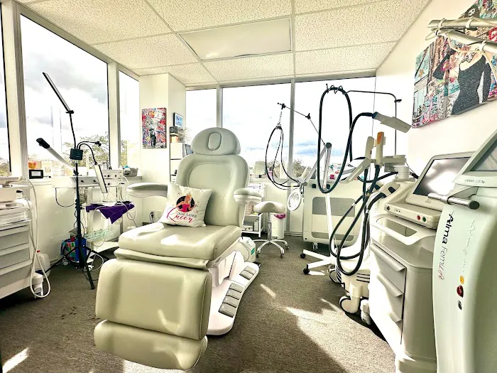 The Laser Queen Picture 8