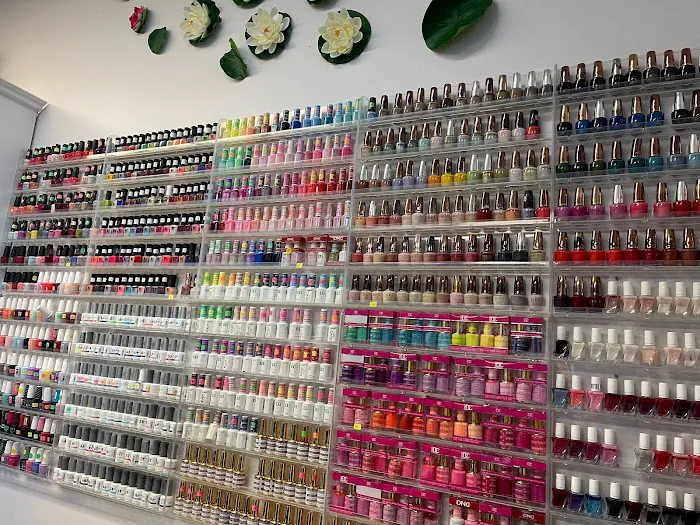 Lotus Nails Spa Picture 7