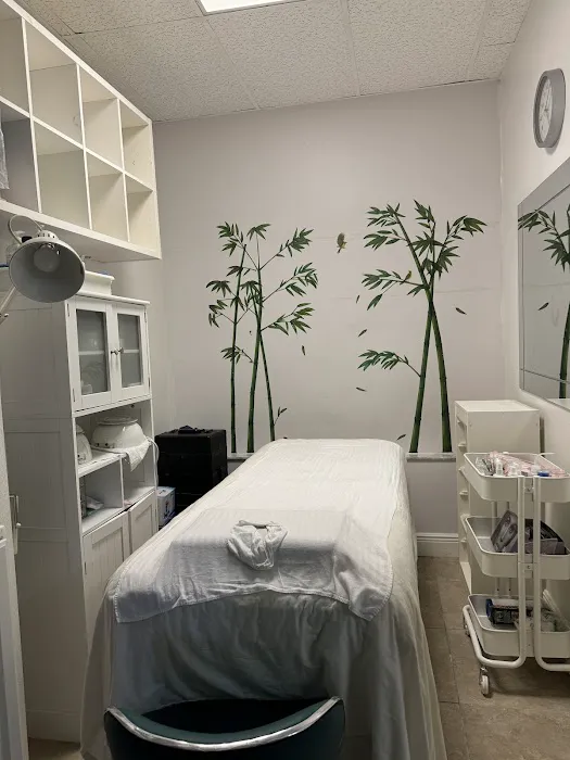 Lotus Nails Spa Picture 3