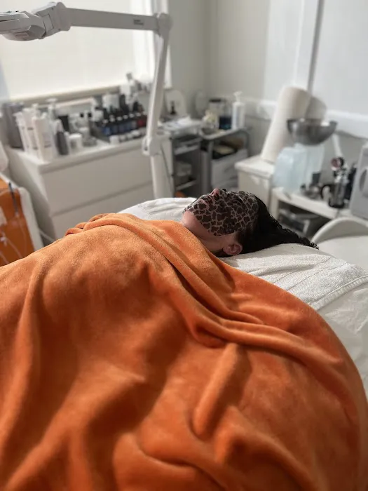 Me 2 Beauty Picture 8