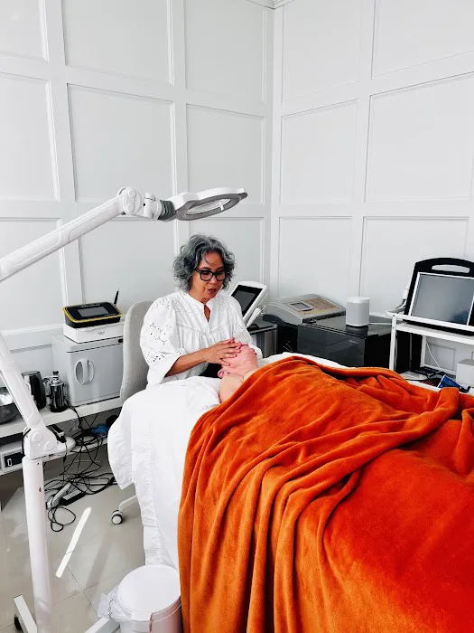 Me 2 Beauty Picture 4