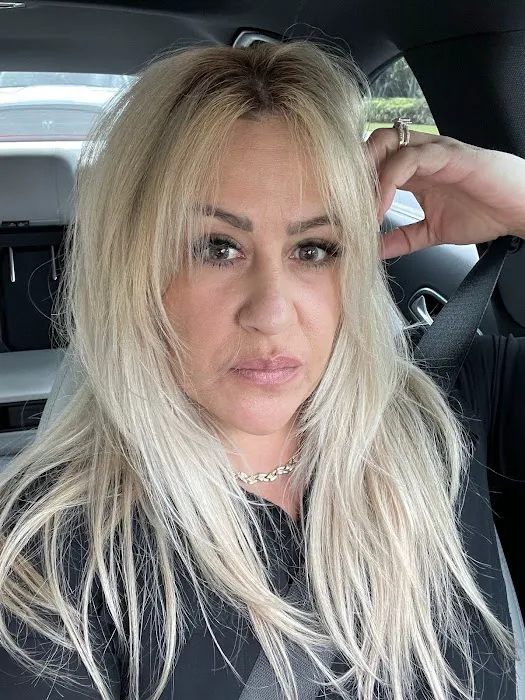 Master Esthetician Yahaira Valle Picture 6