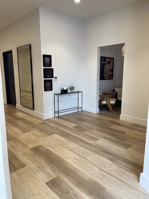 Skin Laundry - Palm Beach Gardens Picture 4