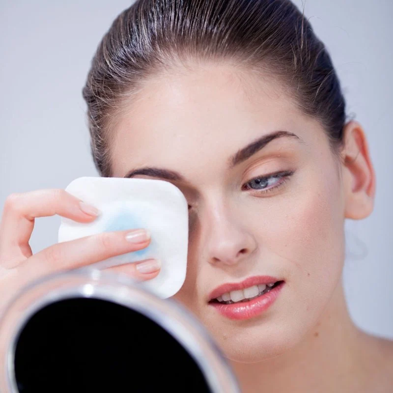 Understanding Toners to Improve Puffy Eyes