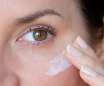 Everything You Need To Know About Eye Creams To Improve Dry Skin