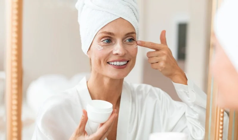 Skin Care Tips For Wrinkles And How To Manage It – Expert Advice & Daily Routine
