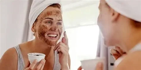 How to Detoxify with Physical Exfoliants for Oily Skin