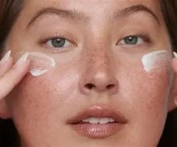 How To Soothe Your Rosacea With These 15 Tips – Expert Skincare Guide