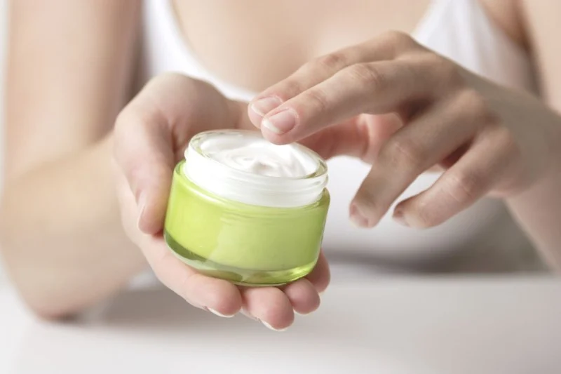 Best Ingredients for Moisturizer to Improve Sun Damage