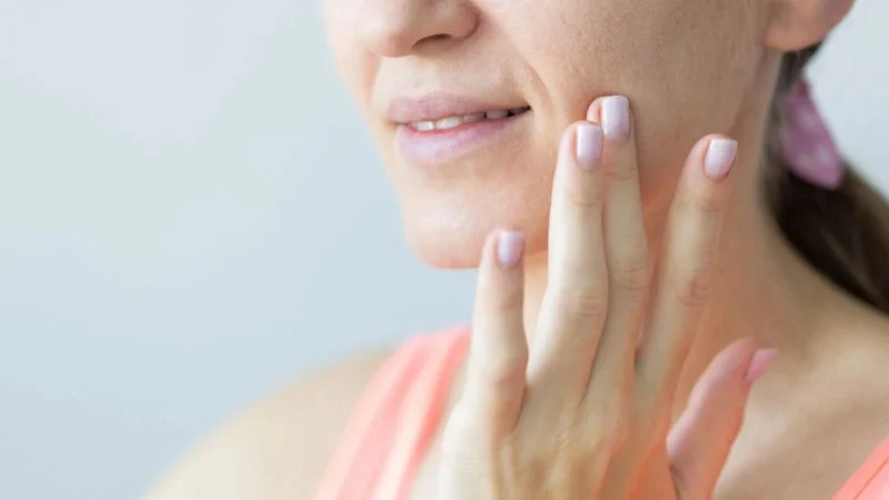 Ultimate Guide to Serums for Dry Skin: Expert-Backed Skincare Advice