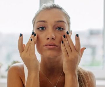 Daily Skin Care Routine for Dark Circles in Dry Climates