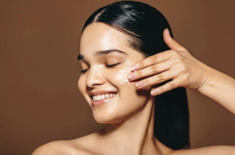 How to Choose the Right Dry Skin Care Products for People Living in Humid Climates