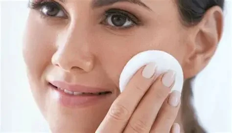 How to Manage Oily Skin: 15 Expert Tips for a Clearer Complexion