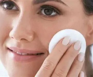 How to Manage Oily Skin: 15 Expert Tips for a Clearer Complexion