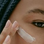 How to Manage Eye Creams for Dry Skin: A Comprehensive Guide