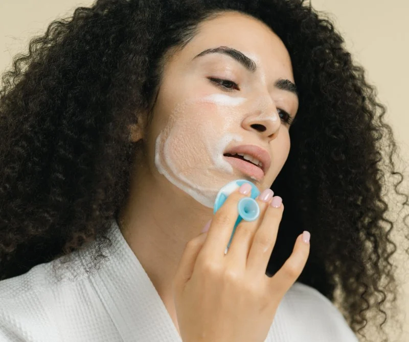 Best Skin Care Routine For Cleansers To Improve Uneven Skin Tone