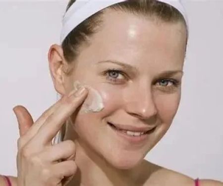 How to Get Rid of Oily Skin Using Natural Remedies