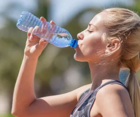 How to Keep Your Skin Hydrated During Hot and Humid Weather