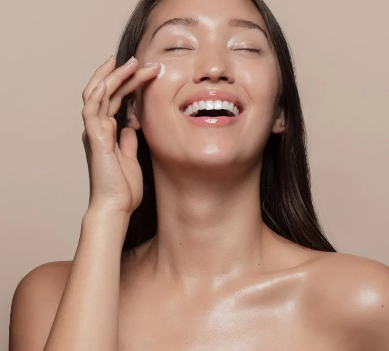 The Benefits of Using Ceramides to Strengthen Your Skin Barrier